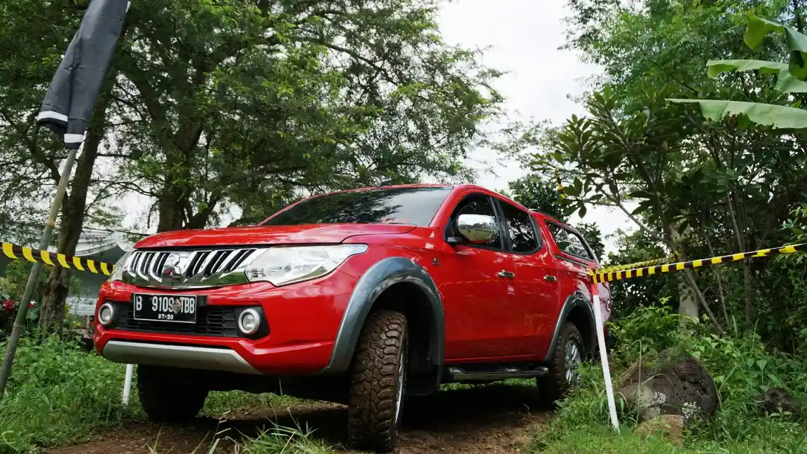Foto - Data Ground Clearance 4 Double Cabin di Indonesia
