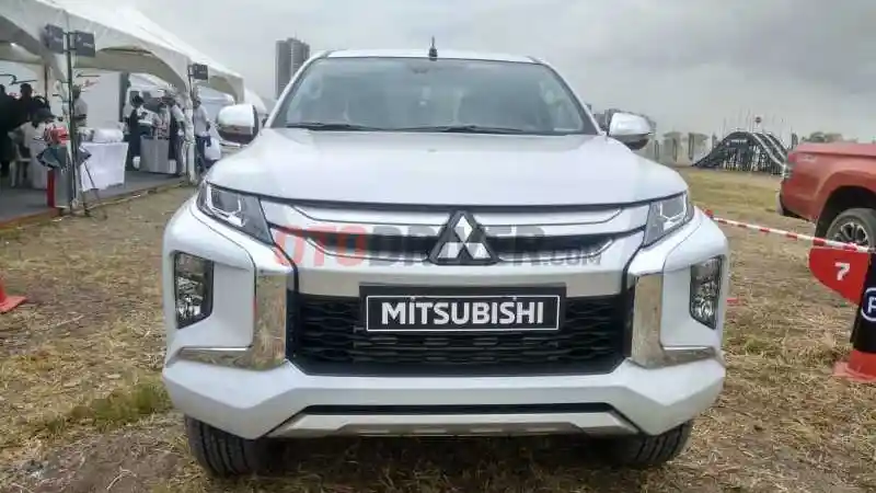 Foto - SPY SHOT: Mitsubishi Pajero Sport Facelift 2019