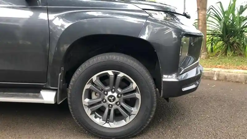 Foto - FIRST DRIVE: Mitsubishi Triton Ultimate