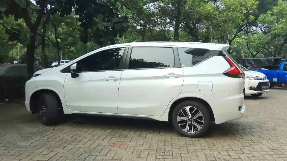 Foto - Komparasi Mitsubishi Xpander VS Toyota All New Rush
