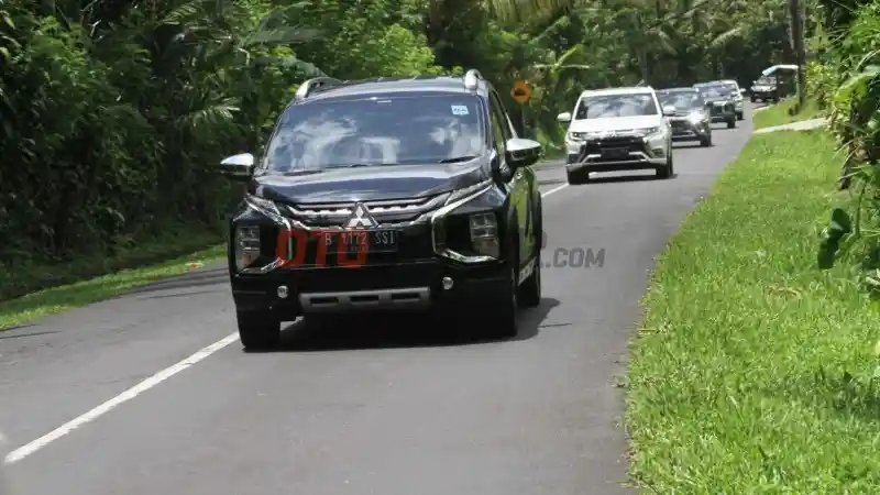 Foto - FIRST DRIVE: Mitsubishi Xpander Cross MT