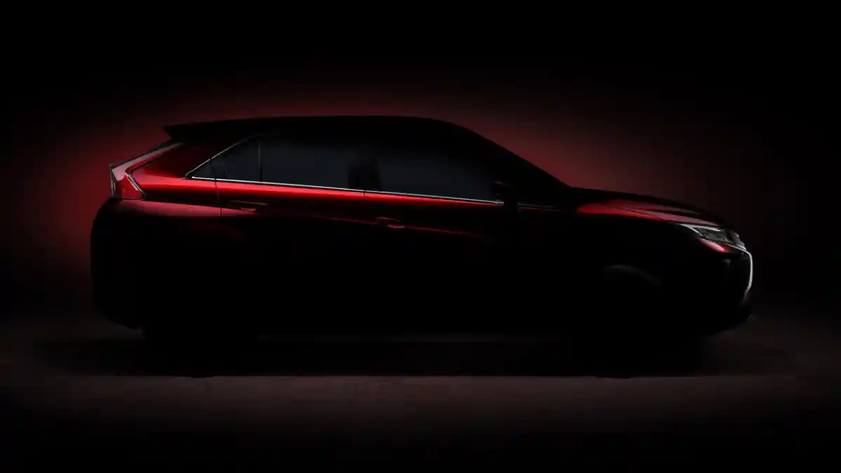 Foto - Mitsubishi Eclipse Cross Temani Keluarga Outlander, Mungkinkah Masuk Indonesia? 