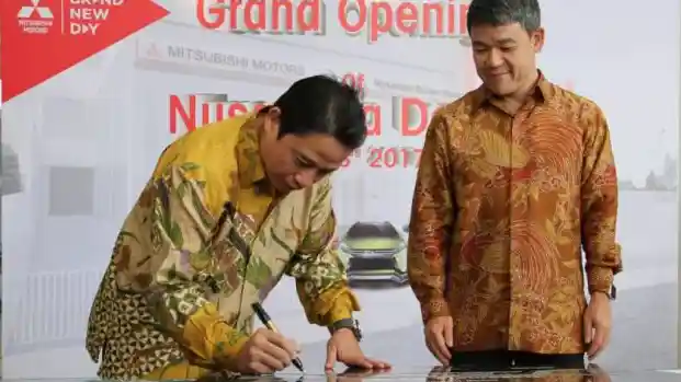 Foto - Mitsubishi Resmikan Dealer Baru Untuk Melayani Warga Depok