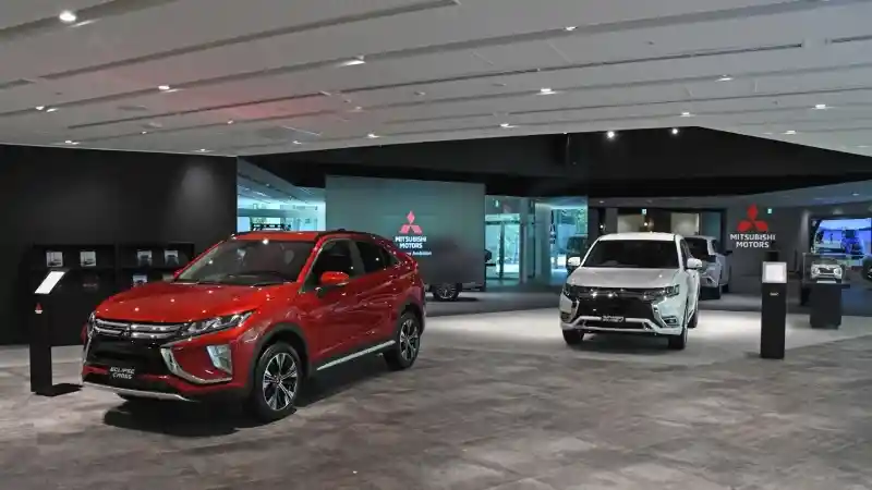 Foto - Bukan Pajero Sport, Mitsubishi Punya Kejutan Khusus di Minggu Depan. 