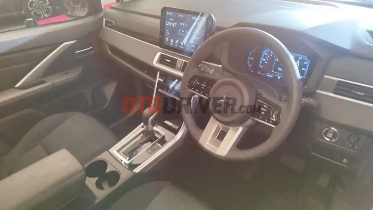 Foto - Mitsubishi Xpander dan Xpander Cross Dapatkan Facelift, Ini Ubahan Dan Harganya
