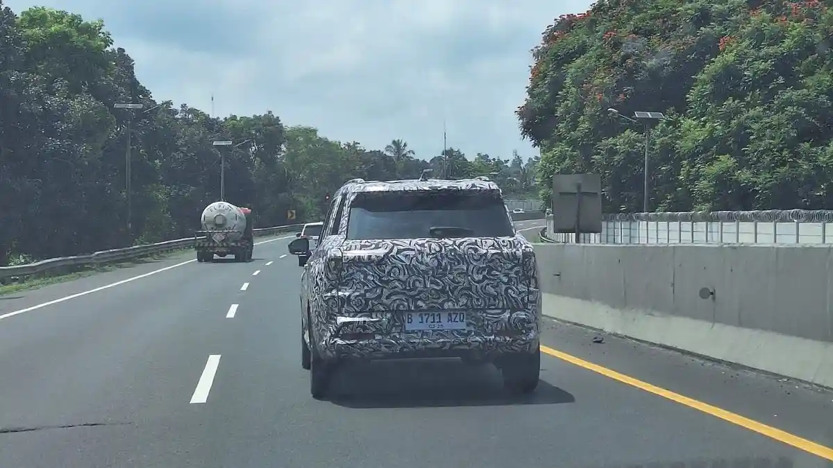 Foto - Mitsubishi Grandia Segera Meluncur Di Indonesia, Simak Bocoran SUV 7 Seater Ini