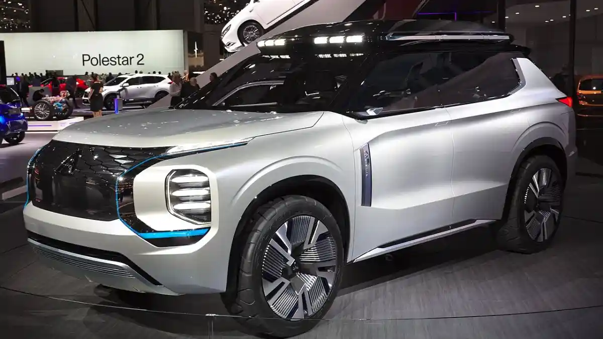 Foto - Mitsubishi Destinator Akan Dapatkan Asupan Mild Hybrid?