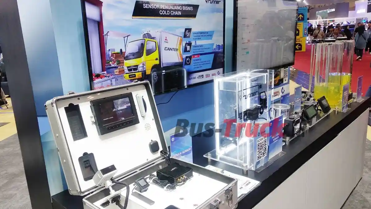 Foto - Mitsubishi Fuso Rambah Bengkulu