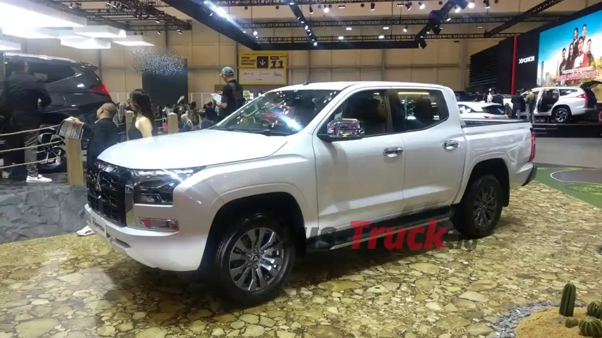 Foto - Toyota Hilux Jadi Double Cabin Paling Laku di 2024