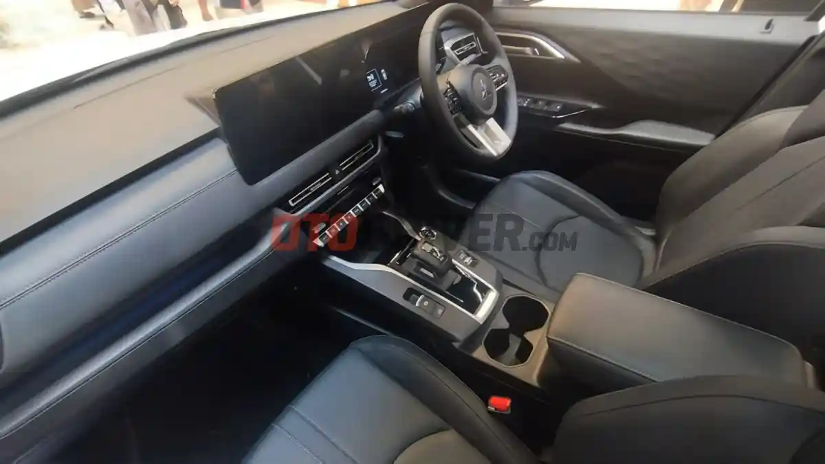 Foto - Mitsubishi Xforce Hybrid Resmi Meluncur Rp 445 Juta, Siap Delivery Di Agustus