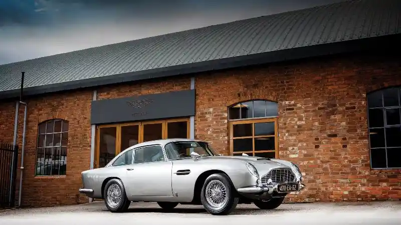 Berita - Wow, Aston Martin Milik James Bond Ini Laku RP 91 Miliar