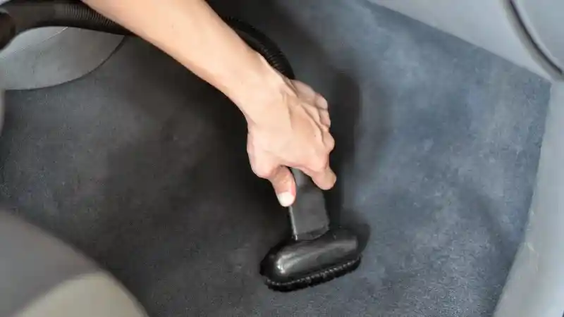 Foto - Mobil Terendam Banjir Air Laut? Ini Penanganannya