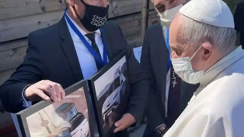 Foto - Ini Dia Mobil Listrik Baru Untuk Paus Fransiskus