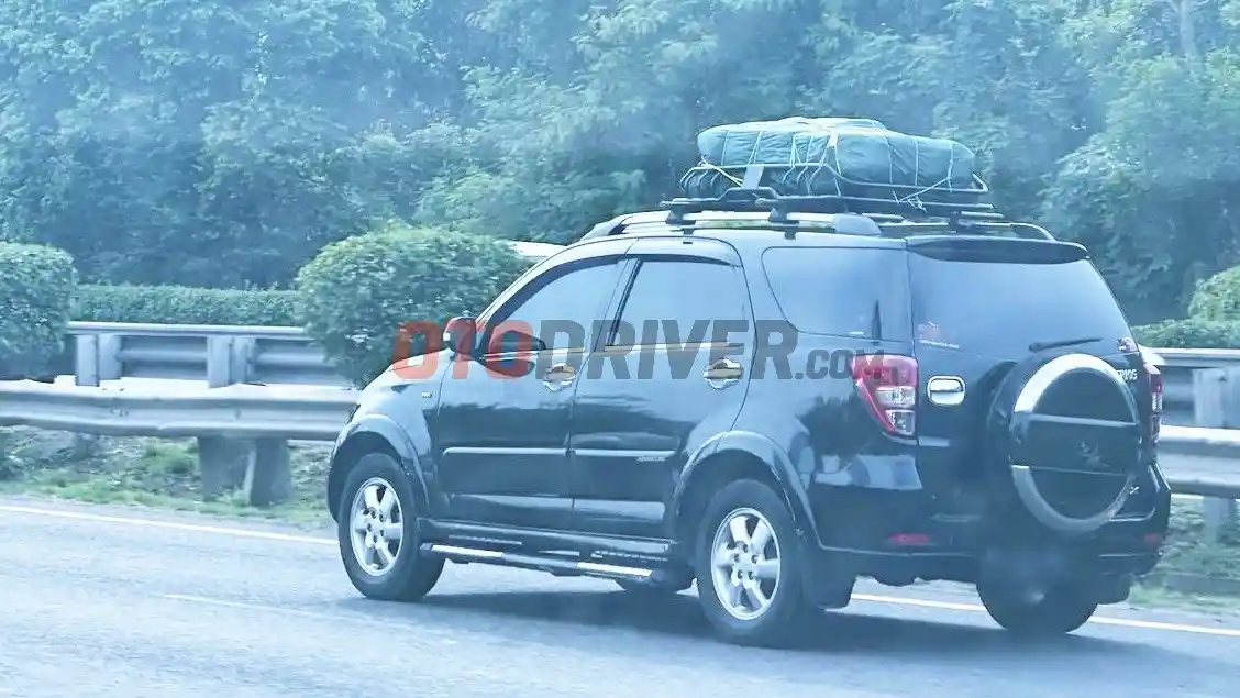 Foto - Perhatikan Selalu Tekanan Ban Agar Perjalanan Selamat