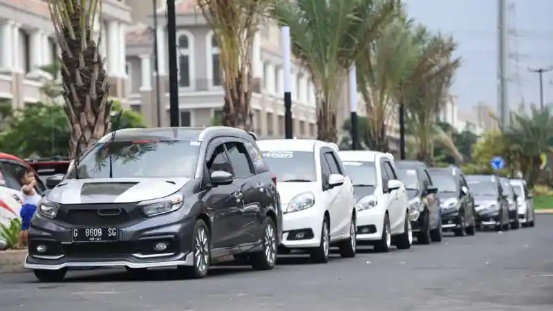 Foto - Komunitas Mobilio Pecahkan Rekor MURI Uji Emisi Terbanyak