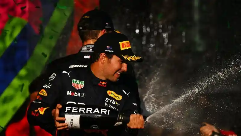 Foto - Bos ExxonMobil Sanjung Performa Sergio Perez di F1 Australia