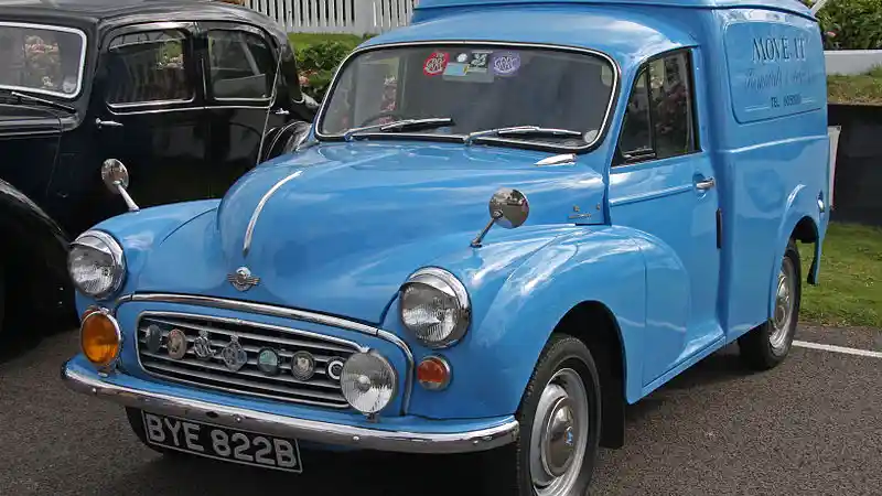 Foto - Morris 1000 Biru, Si Oplet Paling Sohor Di Indonesia
