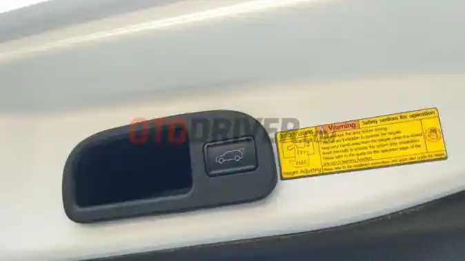 Foto - Keren! Buka-Tutup Bagasi Xpander Bisa Otomatis Pakai Motorized Back Door