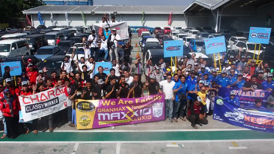 Foto - Daihatsu Berangkatkan Mudik Belasan Klub, Dapat Uang Saku dan Bekal Menarik