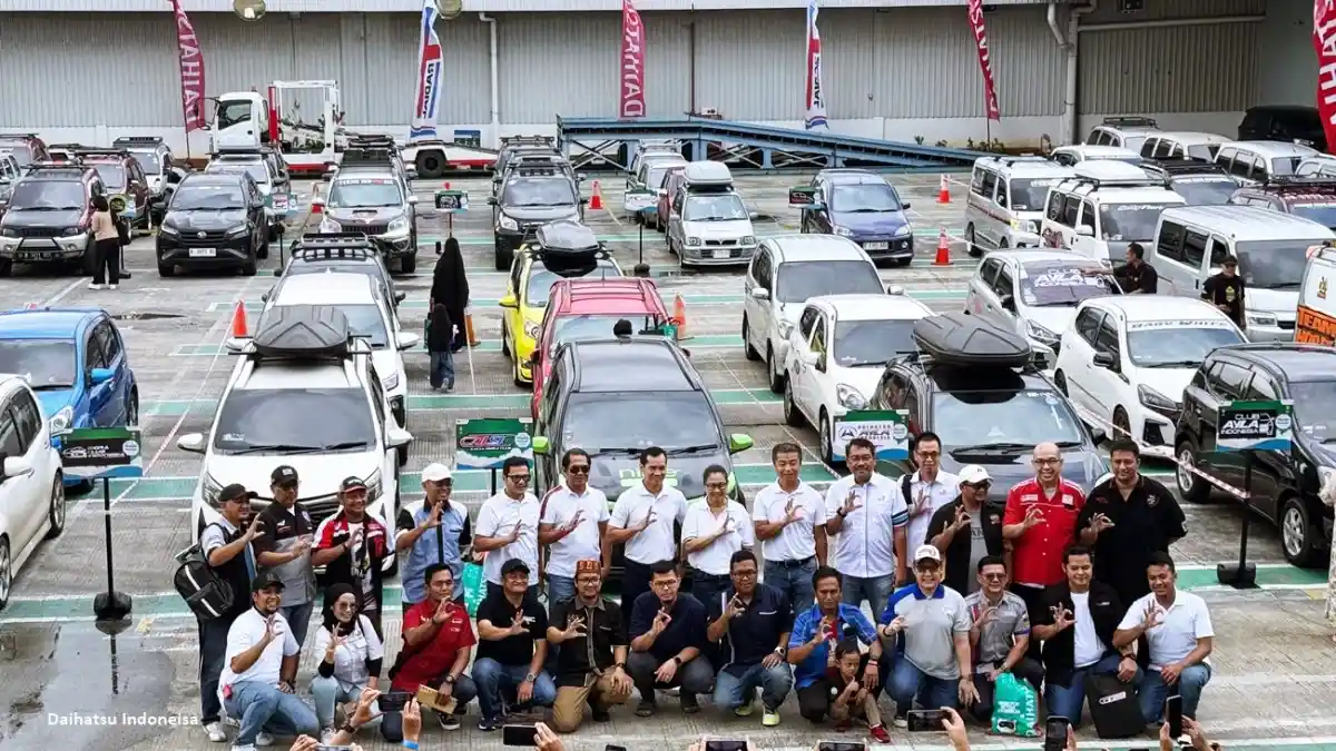 Foto - Daihatsu Lakukan Pelepasan Ratusan Anggota Komunitas Mudik Bareng
