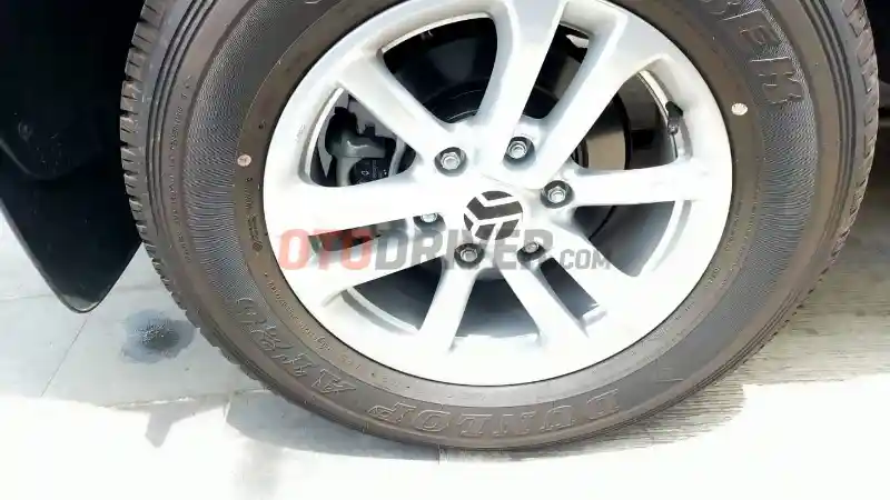 Foto - All New Isuzu MU-X Tertangkap Basah Kulineran Di Cirebon