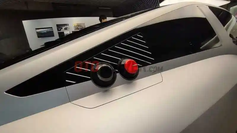 Foto - Hyundai N Vision 74 Penuh Kontroversional, Dirumorkan Akan Diproduksi Terbatas 100 Unit Saja.