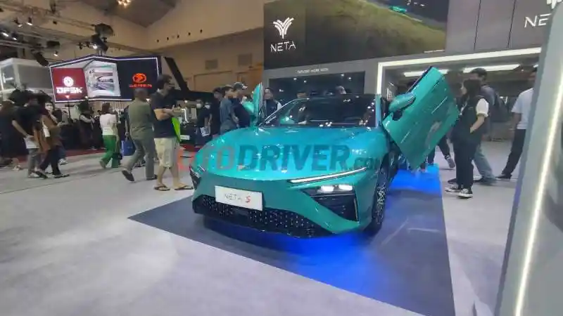 Foto - Mobil Listrik Semakin Menarik Dibeli, PLN Siapkan 1.030 SPKLU Baru 2023