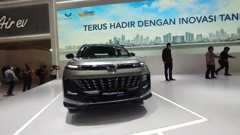 Berita - GALERI: Wuling Beri Perubahan pada New Almaz RS