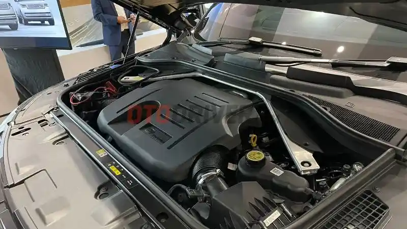 Foto - Tersedia Banyak Varian, Simak Spesifikasi dan Performa New Range Rover 
