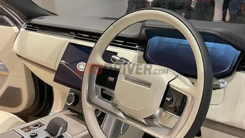 Foto - Tersedia Banyak Varian, Simak Spesifikasi dan Performa New Range Rover 