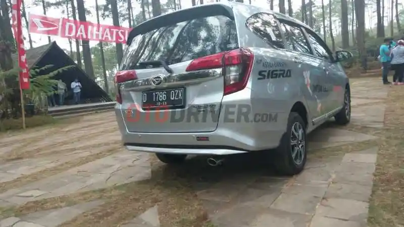 Berita - Masuk Skema PPnBM LCGC, Sigra dan Ayla Turun Harga Rp 4 Juta