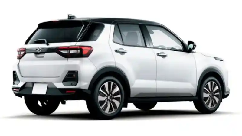 Foto - Suzuki S-Cross Akan Diganti Dengan Rebadge Daihatsu Rocky?