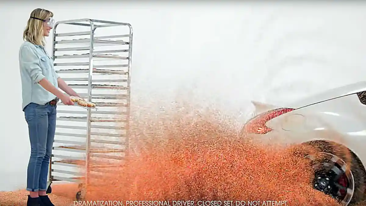 Berita - VIDEO: Seru, Nissan 370Z Ini Dipakai Untuk Membuat Donat