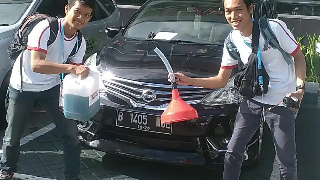 Foto - Nissan Livina Tembus 30 KM/Liter Dalam Lomba Irit