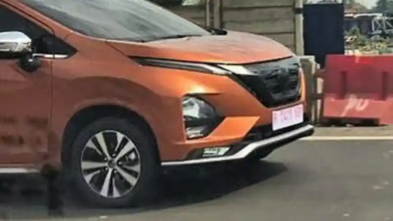 Komparasi - Livina Model Baru Akan Memiliki Ground Clearance Tinggi? Ini Perbandingannya