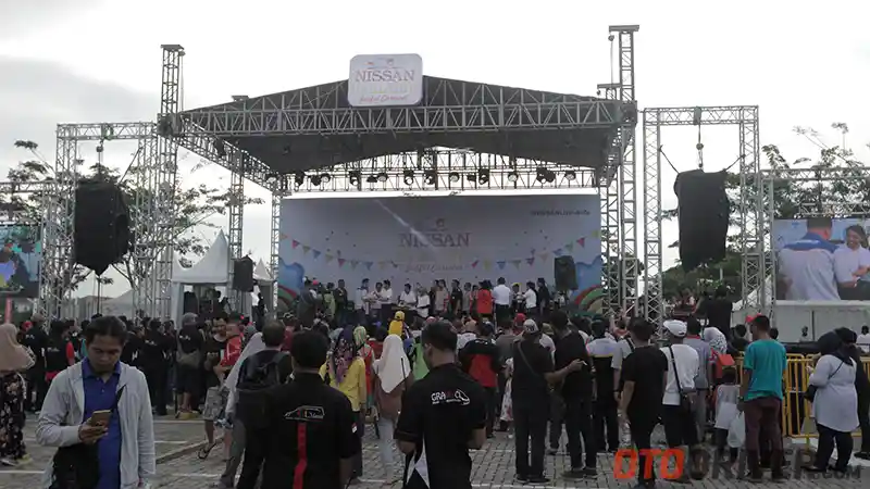 Berita - Nissan Grand Livina Varian Baru Meluncur, Ribuan Konsumen Dimanjakan