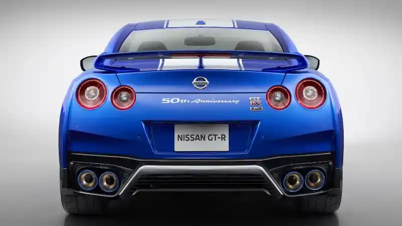 Foto - Harga Sebuah Nissan GT-R 50th Anniversary Edition Setara 16 Unit Datsun GO
