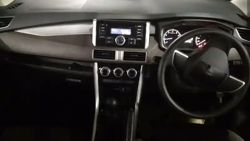 Foto - Ini Dia Spesifikasi Lengkap Nissan Livina Per Varian