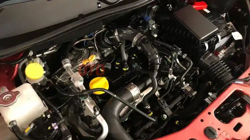 Foto - Adu Fitur Dan Performa KIA Sonet vs Nissan Magnite