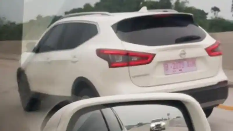 Foto - Nissan Qashqai Kepergok Uji Jalan di Surabaya