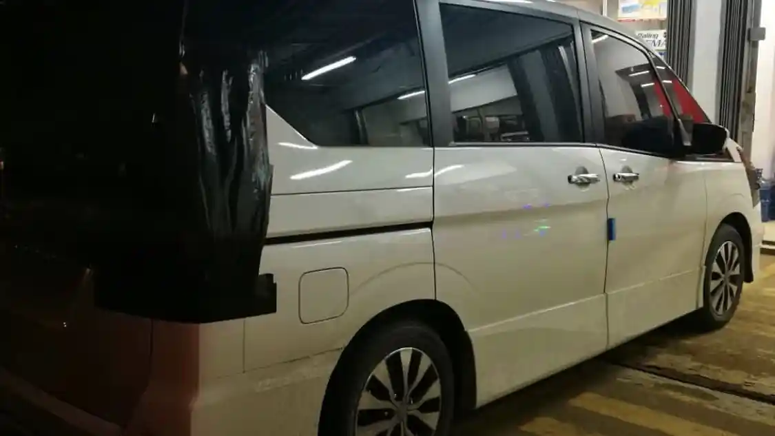 Foto - SPY SHOT: Nissan Serena Generasi Terbaru Kepergok di Bandung