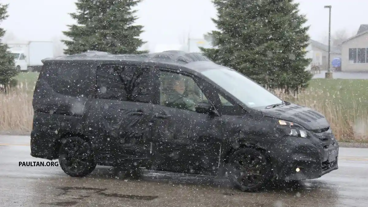 Berita - SPY SHOT: Nissan Serena Facelift 
