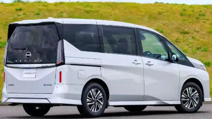 Foto - Nissan Serena Generasi Terbaru Resmi Debut Dunia