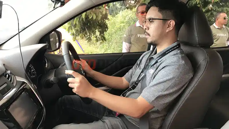 Foto - First Drive: Nissan Terra 2.5 (4x4) VL AT 