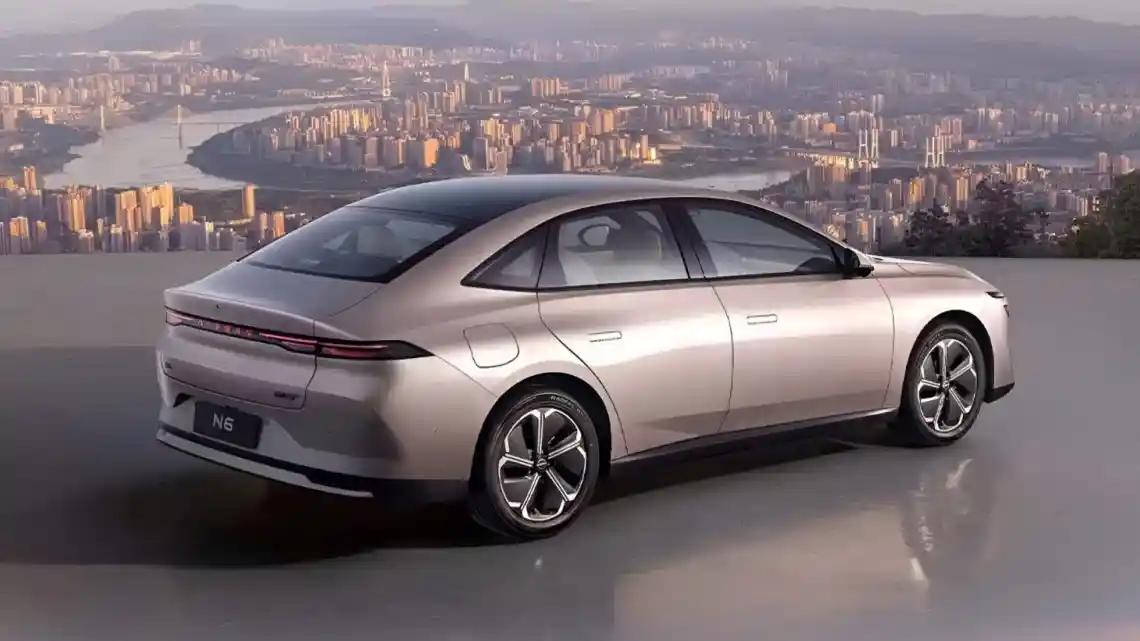 Foto - Ini Dia Sedan PHEV Nissan Yang Sedang Diproduksi