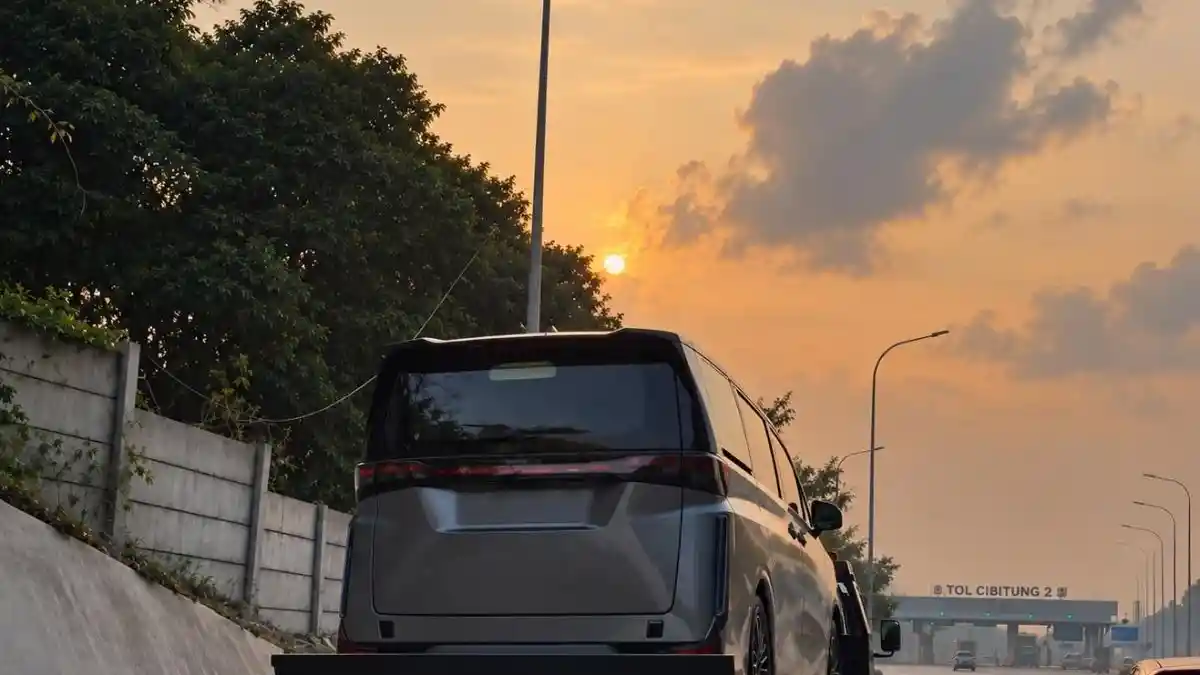 Foto - Nissan Elgrand Terbaru Sudah Muncul di Indonesia, Begini Spesifikasinya