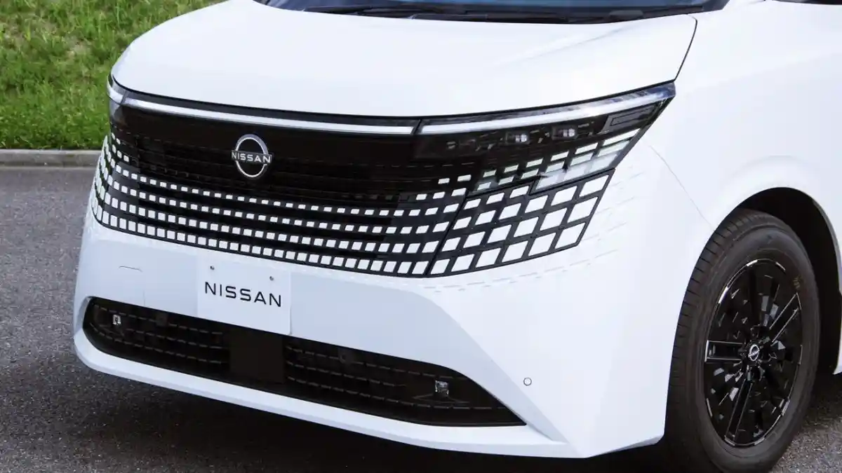 Foto - Nissan Elgrand Gen 4 Siap Meluncur, Lebih Enak Dikemudikan Ketimbang Alphard