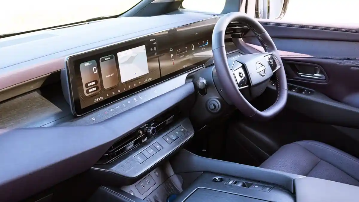 Foto - Nissan Elgrand Gen 4 Siap Meluncur, Lebih Enak Dikemudikan Ketimbang Alphard
