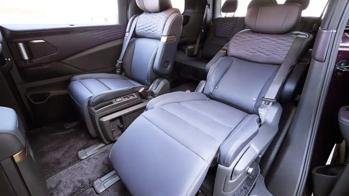 Foto - Nissan Elgrand Gen 4 Siap Meluncur, Lebih Enak Dikemudikan Ketimbang Alphard