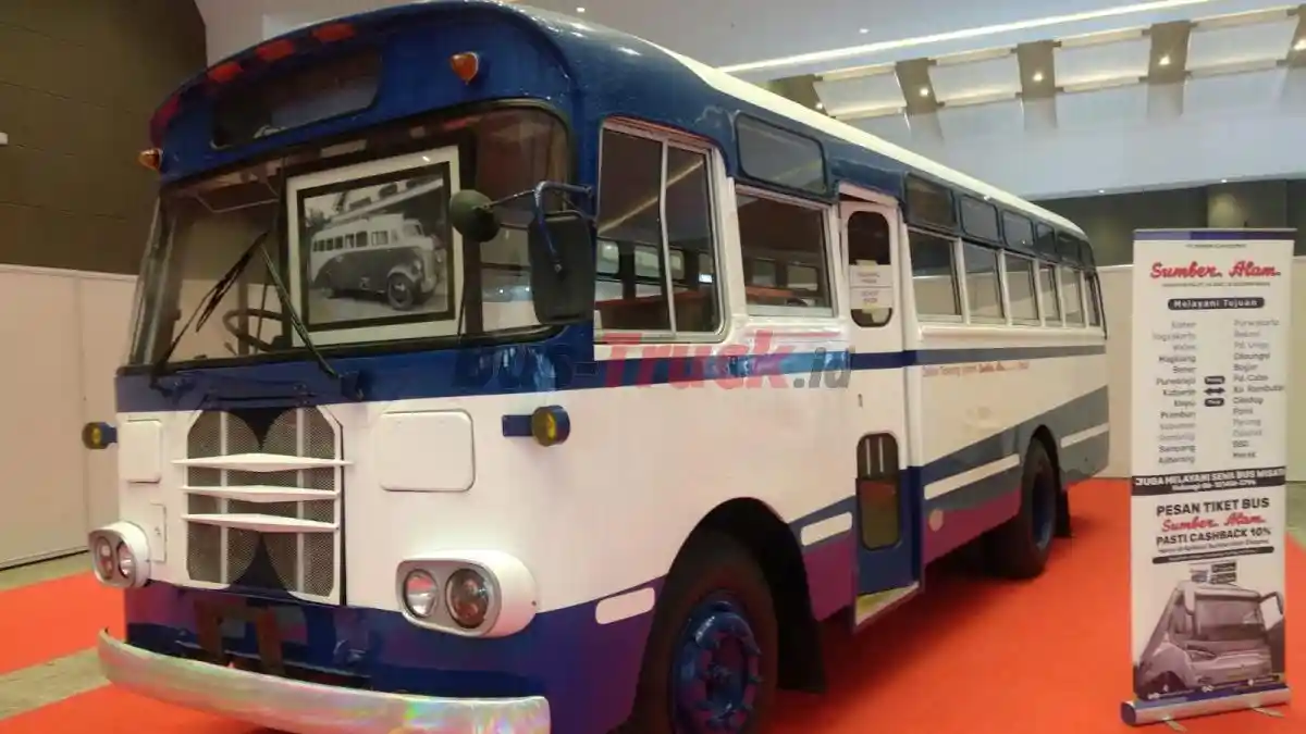 Foto - Mitsubishi MR470, Salah Satu Perintis Desain Bus Bodi Monokok